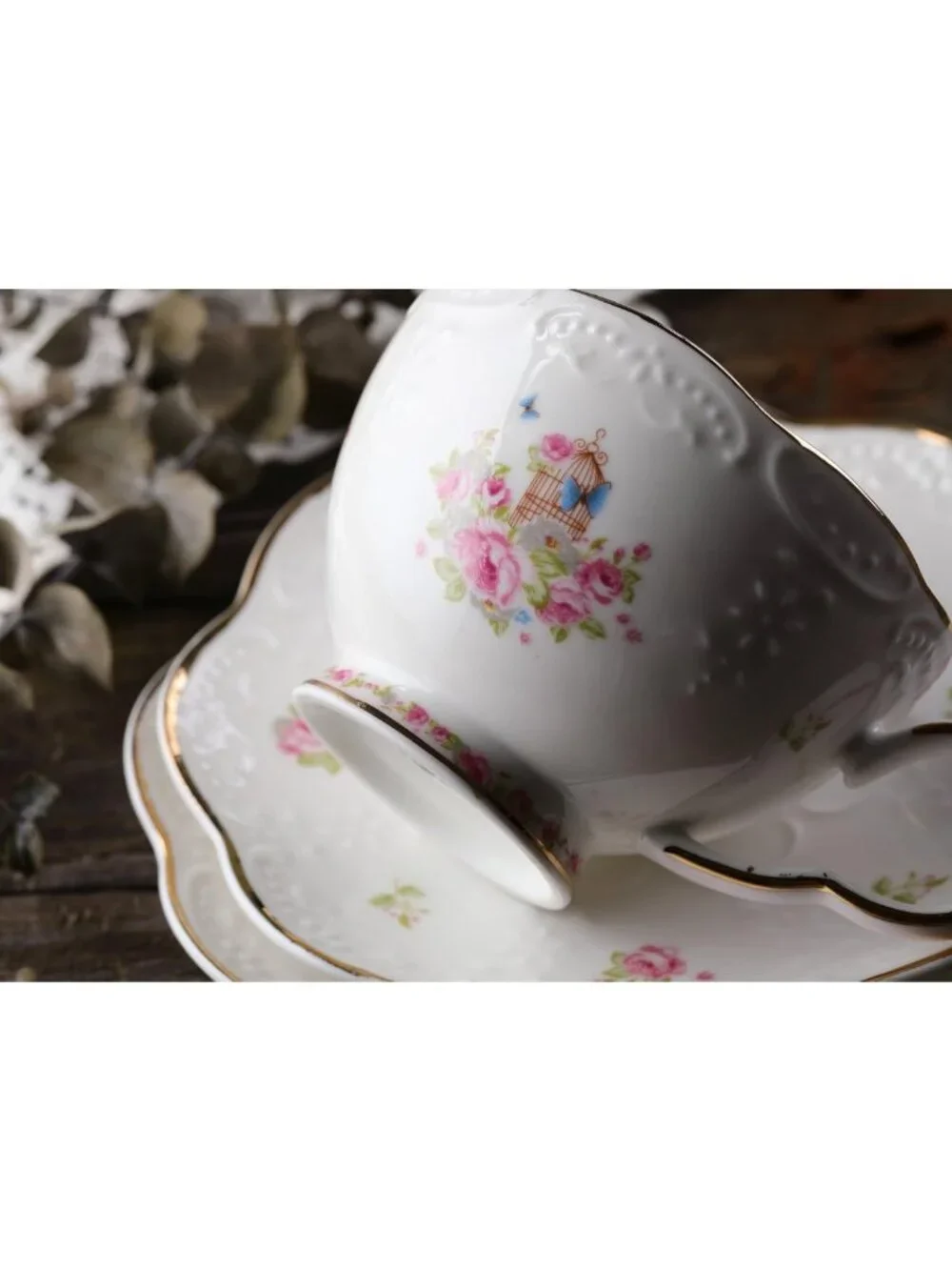 Elegant Porcelain Flower Tea Cup & Saucer Set - 6 Piece Dining Set